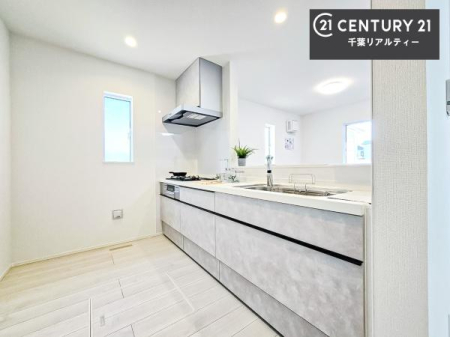 �L�b�`�� ��Ƃ肠�钲���X�y�[�X�ō�Ƃ����₷�����K�ȃL�b�`���ł��I
���q�l�ƈꏏ�ɂ��َq������y���߂�L�X�X�y�[�X�ł��B�y�����������ԂɂȂ肻���ł��ˁI