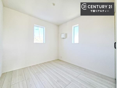 �m�� �V���v���Ƀf�U�C������Ă��邽�߁A�Ƌ��I�т܂���I
���C�ɓ���̉Ƌ��u���Ă��낰���Ԃ���邱�Ƃ��ł��܂��B