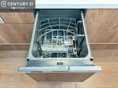 �L�b�`�� �H��@�t���̃L�b�`���ł��I�Z���������r��h�~�Ƃ��đ�ϊ��􂷂�֗��Ȏd�l�ł��I�r���g�C���Ȃ̂ŃL�b�`���̏ꏊ����炸�����X�y�[�X���L���g�����Ƃ��o���܂��I