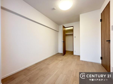 �m�� �V���v���Ƀf�U�C������Ă��邽�߁A�Ƌ��I�т܂���I
���C�ɓ���̉Ƌ��u���Ă��낰���Ԃ���邱�Ƃ��ł��܂��B