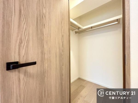 ���[ �E�H�[�N�C���N���[�[�b�g�t���ł��B��������̂��m���Ȃǂ����[���Ă��������ł��ˁI���ɂ���@�������ȂǋG�ߕ��̑傫�ȉƓd�����[�ł��܂��I