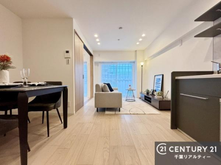 ���r���O �傫�ȑ����炽���Ղ�̗z���������閾�邢���r���O�B�J�����̂��郊�r���O�ŉƑ��c���̂��났�̎��Ԃ��߂����܂��I