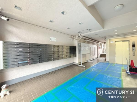 �G���g�����X �z������̗ǂ��G���g�����X�́A���Ƒ��₨�q�l���������}���Ă���܂��B
�����̕�炵�ɐS�n�悳�������炵�Ă�����Ԃł��B