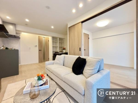 ���r���O �S�n�ǂ����r���O�͉Ƒ������R�ƏW�܂�܂��B�Ƒ��c�R�̎��Ԃ����������ł��B���Ƒ��ƁA����w�[���������Ԃ��߂��������ł��ˁB���邭�J���I�ȋ�Ԃł��B