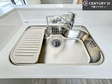 �L�b�`�� ���C�h�ȃV���N�ł��ˁI�������˂ɂ������������₷���Ǝ����y�X�d�l�̃V�X�e���L�b�`���ł��I
�f�U�C�����Ƌ@�\�������˂��L�b�`���Ő�����������܂��ˁI