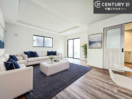 ���r���O �Ƌ��CG�p�[�X�ł��B�J�����̂���L�XLDK�I�\�t�@�[��_�C�j���O�e�[�u����u���Ă������ɂȂ�Ȃ��̂ŉ��K�ɉ߂����܂��I�R�~���j�P�[�V���������₷�����r���O�ł��I