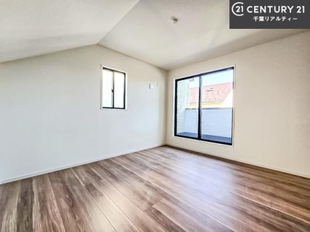 �m�� 2�ʍ̌����m�ۂ������邢�����́A���ʂ����ǂ��A���邭��ϋ��S�n�̗ǂ���ԂƂȂ��Ă���܂��B�����b�N�X���ĉ߂�����S�n�̗ǂ��������ł��I