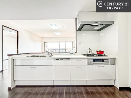 �L�b�`�� ���[�͂̍����V�X�e���L�b�`���ŁA��������H�����������Еt���A�L�X�Ƃ�����Ԃŉ��K�ɗ������y���߂܂��B