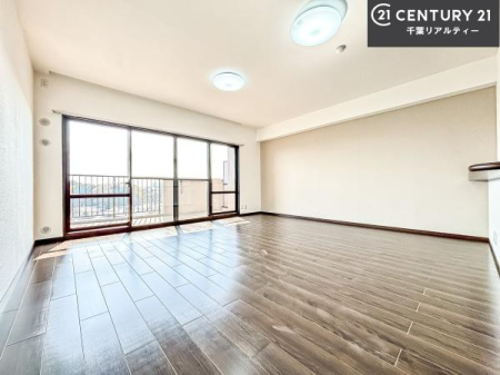 ���r���O �S�n�ǂ����r���O�͉Ƒ������R�ƏW�܂�܂��B�Ƒ��c�R�̎��Ԃ����������ł��B���Ƒ��ƁA����w�[���������Ԃ��߂��������ł��ˁB���邭�J���I�ȋ�Ԃł��B