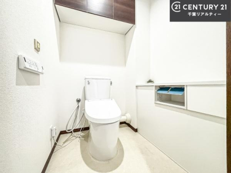 �g�C�� �������֍��ɂ��A�~��͕֍����g�����ł���̂ŗ₽���֍��ɍ��炸�ɍςފ������d�l�ł��I�V���v���ȃJ���[����Ƃ��Ă���̂ŁA������ꂪ���₷���ł��B