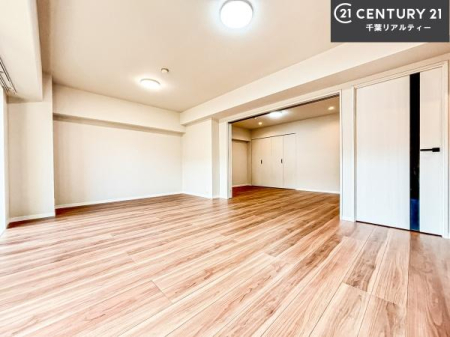 ���r���O �S�n�ǂ����r���O�͉Ƒ������R�ƏW�܂�܂��B�Ƒ��c�R�̎��Ԃ����������ł��B���Ƒ��ƁA����w�[���������Ԃ��߂��������ł��ˁB