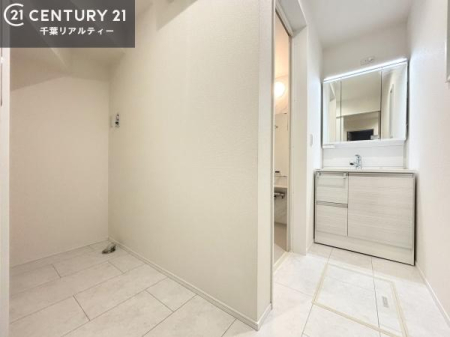 ���ʑ�E���ʏ� �L�X�Ƃ������ʎ��́A���̐g�x�x�̎��Ԃ��������g������K�ȋ�ԁB���[�I�Ȃǂ��u���₷���A�g������̗ǂ��݌v�ł��B