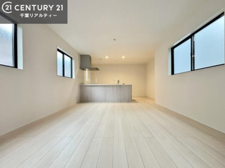 ���r���O �D�����z���܂肪���r���O����ł���ċ��S�n�̗ǂ���Ԃ����o���Ă���܂��I
���났�̎��Ԃ��߂����܂��I