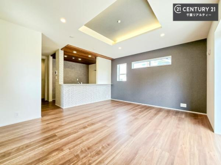 ���r���O �J�����̂���L�XLDK�I�\�t�@�[��_�C�j���O�e�[�u����u���Ă������ɂȂ�Ȃ��̂ŉ��K�ɉ߂����܂��I�R�~���j�P�[�V���������₷�����r���O�ł��B