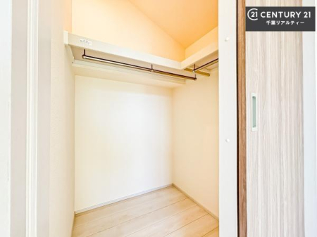 ���[ �E�H�[�N�C���N���[�[�b�g�t���ł��B��������̂��m���Ȃǂ����[���Ă��������ł��ˁI���ɂ���@�������ȂǋG�ߕ��̑傫�ȉƓd�����[�ł��܂��I