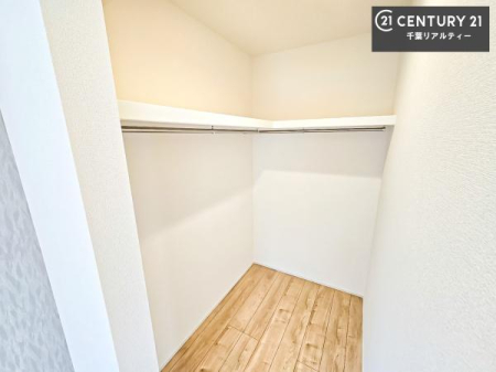 ���[ �E�H�[�N�C���N���[�[�b�g�t���ł��B��������̂��m���Ȃǂ����[���Ă��������ł��ˁI���ɂ���@�������ȂǋG�ߕ��̑傫�ȉƓd�����[�ł��܂��I