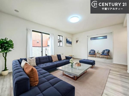 ���r���O �Ƌ��CG�p�[�X�ł��B�J�����̂���L�XLDK�I�\�t�@�[��_�C�j���O�e�[�u����u���Ă������ɂȂ�Ȃ��̂ŉ��K�ɉ߂����܂��I�R�~���j�P�[�V���������₷�����r���O�ł��I