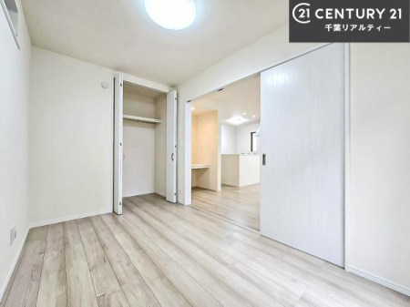 �Q�� �D���������������ޗm���́A���̖ڊo�߂��C�������ǂ������ł��ˁB���������Ԃ��������Ɖ߂������Ƃ��ł��܂��B�D�����F�����̃t���[�����O���ǂ�ȉƋ�ɂ��}�b�`���܂��I