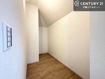 ���[ �E�H�[�N�C���N���[�[�b�g�t���ł��B��������̂��m���Ȃǂ����[���Ă��������ł��ˁI���ɂ���@�������ȂǋG�ߕ��̑傫�ȉƓd�����[�ł��܂��I