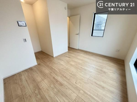 �m�� ���邭���ʂ��̗ǂ������ł��B�u�V���v���v�Ƀf�U�C�����ꂽ�����B���R�x�������̂ŉƋ�⃌�C�A�E�g�ł��D�݂̋�Ԃ�n��グ���܂��B�����x�A���n�ɂĂ��m�F���������B