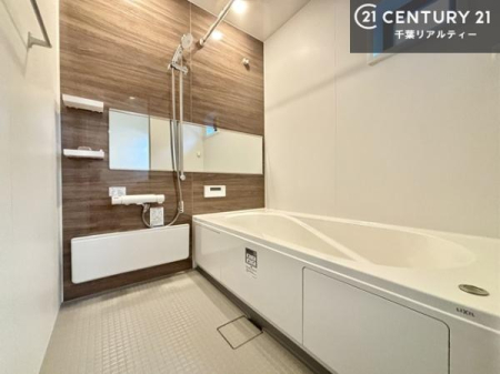 ���� �L�X�o�X�ň���̔������t���b�V���B�����L�΂���̂ŁA�����ɂ��������ƐZ����܂��ˁI�����̃o�X�^�C�����y���݂ɂȂ�܂��B