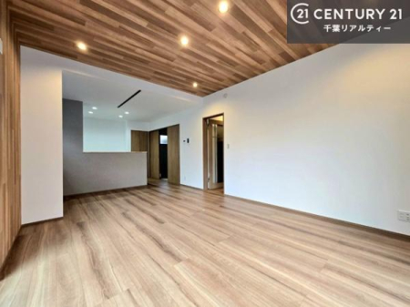 ���r���O �D�����z���܂肪���r���O����ł���ċ��S�n�̗ǂ���Ԃ����o���Ă���܂��I
���났�̎��Ԃ��߂����܂��I