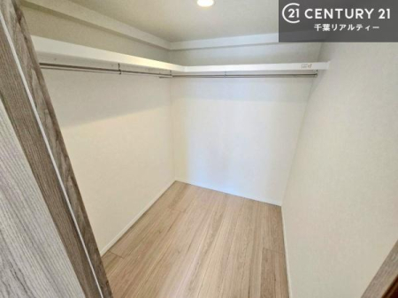 ���[ �E�H�[�N�C���N���[�[�b�g�t���ł��B��������̂��m���Ȃǂ����[���Ă��������ł��ˁI���ɂ���@�������ȂǋG�ߕ��̑傫�ȉƓd�����[�ł��܂��I