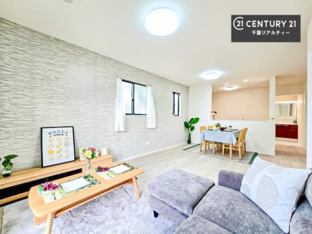 ���r���O �D�����z���܂肪���r���O����ł���ċ��S�n�̗ǂ���Ԃ����o���Ă���܂��I
���났�̎��Ԃ��߂����܂��I