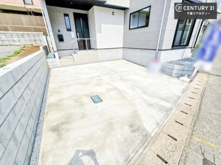 ���ԏ� ���ԃX�y�[�X��2�䕪����܂��I�Z�J���h�J�[�͂������A�o�C�N�⎩�]�ԂȂǂ��u���ꏊ�ɍ���܂���B