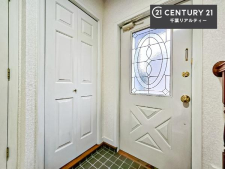 ���� �V���[�Y�{�b�N�X�t���Ȃ̂ŁA���ւ��Еt�����|�������₷���ł��I
�X�b�L���������ւŌ˂��J�����u�ԁA�������̂���S�n������Ԃ��o�}���Ă���܂��B
