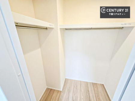 ���[ �E�H�[�N�C���N���[�[�b�g�t���ł��B��������̂��m���Ȃǂ����[���Ă��������ł��ˁI���ɂ���@�������ȂǋG�ߕ��̑傫�ȉƓd�����[�ł��܂��B