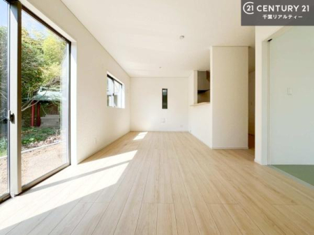 ���r���O �D�����z���܂肪���r���O����ł���ċ��S�n�̗ǂ���Ԃ����o���Ă���܂��I
���났�̎��Ԃ��߂����܂��I