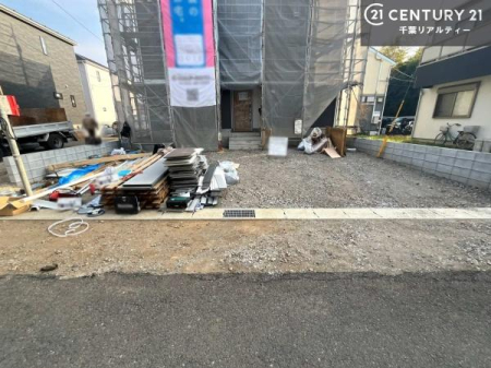 ���ԏ� ���ԃX�y�[�X��3�䕪����܂��I�Z�J���h�J�[�͂������A�o�C�N�⎩�]�ԂȂǂ��u���ꏊ�ɍ���܂���B