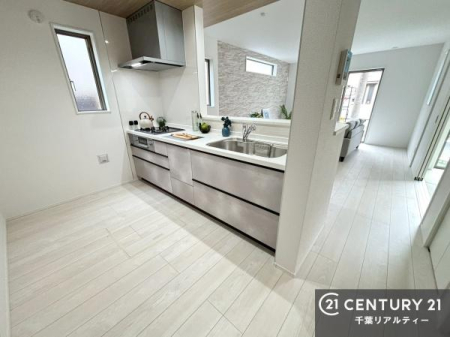 �L�b�`�� ��Ƃ肠�钲���X�y�[�X�ō�Ƃ����₷�����K�ȃL�b�`���ł��I
���q�l�ƈꏏ�ɂ��َq������y���߂�L�X�X�y�[�X�ł��B�y�����������ԂɂȂ肻���ł��ˁI
