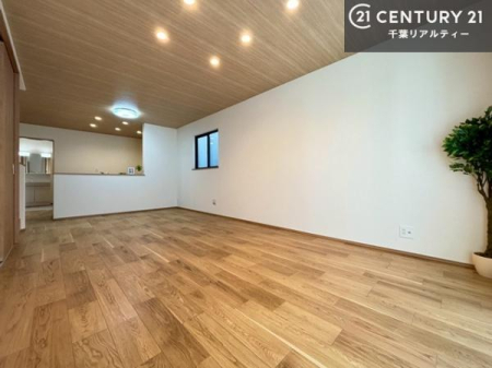 ���r���O �D�����z���܂肪���r���O����ł���ċ��S�n�̗ǂ���Ԃ����o���Ă���܂��I
���났�̎��Ԃ��߂����܂��I