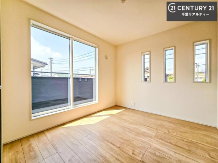 �Q�� �D���������������ޗm���́A���̖ڊo�߂��C�������ǂ������ł��ˁB���������Ԃ��������Ɖ߂������Ƃ��ł��܂��B�D�����F�����̃t���[�����O���ǂ�ȉƋ�ɂ��}�b�`���܂��I