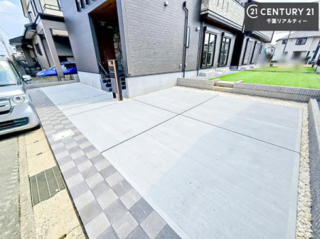 ���ԏ� ���ԃX�y�[�X��3�䕪����܂��I�Z�J���h�J�[�͂������A�o�C�N�⎩�]�ԂȂǂ��u���ꏊ�ɍ���܂���B