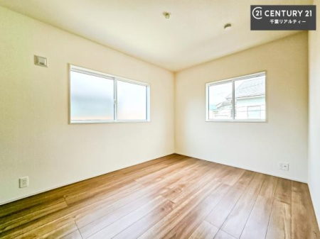 �m�� �V���v���Ƀf�U�C������Ă��邽�߁A�Ƌ��I�т܂���I
���C�ɓ���̉Ƌ��u���Ă��낰���Ԃ���邱�Ƃ��ł��܂��B