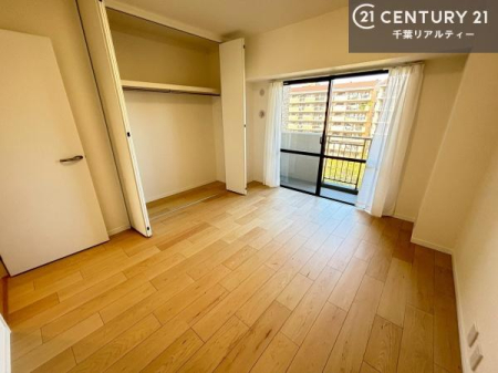 �m�� ���[�X�y�[�X�����Ă��܂��I�������X�b�L�����ڂ��鎖���ł��܂��ˁB
�Ƌ��I�΂Ȃ��V���v���ȃf�U�C���ׁ̈A�Ƌ��I�΂����C�ɓ���̋�ԍ�肪�ł������ł��ˁB�y���n�̔���J�Ò��z