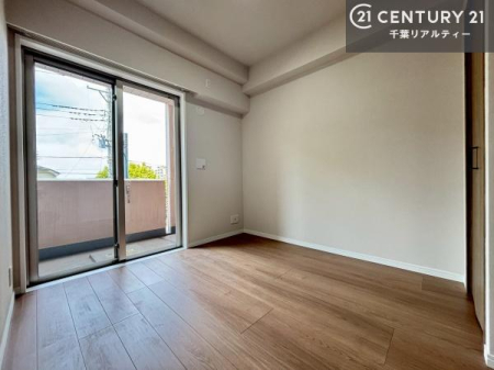 �m�� �o���R�j�[�ɖʂ��Ă���m���ł��B���邭�����肪����A���C����������ł��܂��I���N���āA�O�ɏo�Ĕw�L�т����[�ċz�����ǂ������}������邱�Ƃ��ł��܂��B