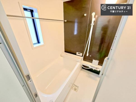 ���� �������������l�̕��͋C�̃o�X���[���́A�����o�Ă��ăo�X�^�C�����[���I
���d���撣���Ă��邲�J���ɂ��D�݂̓����̓����܂����āA�y����ł݂Ă͂������ł��傤���H