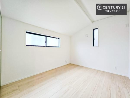 �m�� 2�ʍ̌����m�ۂ������邢�����́A���ʂ����ǂ��A���邭��ϋ��S�n�̗ǂ���ԂƂȂ��Ă���܂��B�����b�N�X���ĉ߂�����S�n�̗ǂ��������ł��I���̖ڊo�߂��X�b�L�����܂��ˁI