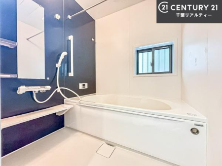 ���� �L�X�o�X�ň���̔������t���b�V���B�����L�΂���̂ŁA�����ɂ��������ƐZ����܂��ˁI�����̃o�X�^�C�����y���݂ɂȂ�܂��B