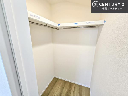 ���[ �E�H�[�N�C���N���[�[�b�g�t���ł��B��������̂��m���Ȃǂ����[���Ă��������ł��ˁI���ɂ���@�������ȂǋG�ߕ��̑傫�ȉƓd�����[�ł��܂��I