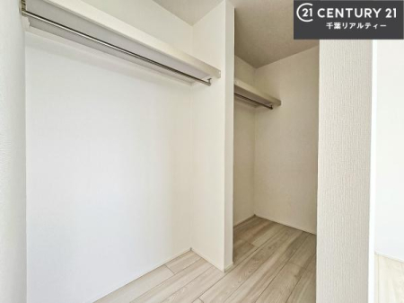 ���[ �E�H�[�N�C���N���[�[�b�g�t���ł��B��������̂��m���Ȃǂ����[���Ă��������ł��ˁI���ɂ���@�������ȂǋG�ߕ��̑傫�ȉƓd�����[�ł��܂��I