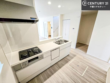 �L�b�`�� ��Ƃ肠�钲���X�y�[�X�ō�Ƃ����₷�����K�ȃL�b�`���ł��I
���q�l�ƈꏏ�ɂ��َq������y���߂�L�X�X�y�[�X�ł��B�y�����������ԂɂȂ肻���ł��ˁI