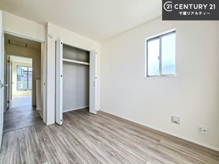 ���r���O�ȊO�̋��� ���[�X�y�[�X�����Ă��܂��I�������X�b�L�����ڂ��鎖���ł��܂��ˁB
�Ƌ��I�΂Ȃ��V���v���ȃf�U�C���ׁ̈A�Ƌ��I�΂����C�ɓ���̋�ԍ�肪�ł������ł��ˁB