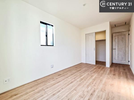 ���r���O�ȊO�̋��� ���[�X�y�[�X�����Ă��܂��I�������X�b�L�����ڂ��鎖���ł��܂��ˁB
�Ƌ��I�΂Ȃ��V���v���ȃf�U�C���ׁ̈A�Ƌ��I�΂����C�ɓ���̋�ԍ�肪�ł������ł��ˁB