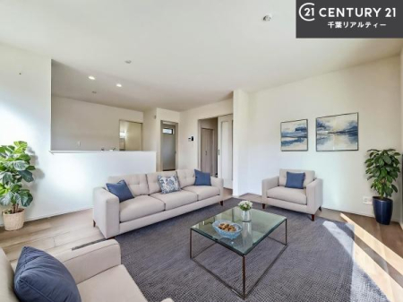 ���r���O �Ƌ��CG�p�[�X�ł��B�S�n�ǂ����r���O�͉Ƒ������R�ƏW�܂�܂��B�Ƒ��c�R�̎��Ԃ����������ł��B���Ƒ��ƁA����w�[���������Ԃ��߂��������ł��ˁB