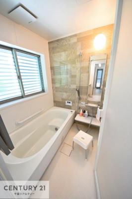 ���� �������������l�̕��͋C�̃o�X���[���́A�����o�Ă��ăo�X�^�C�����[���I
���d���撣���Ă��邲�J���ɂ��D�݂̓����̓����܂����āA�y����ł݂Ă͂������ł��傤���H